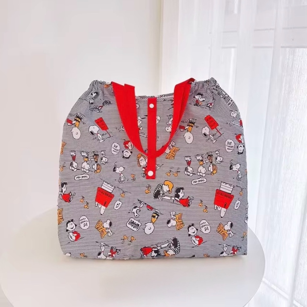 NWT Snoopy Peanuts Nylon Foldable Shopping Bag with  Drawstrings Red Accents
